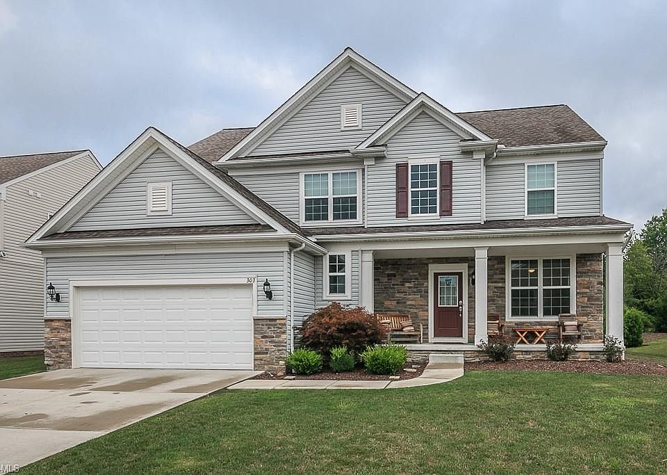 1st image of 303 E Legend Ct
