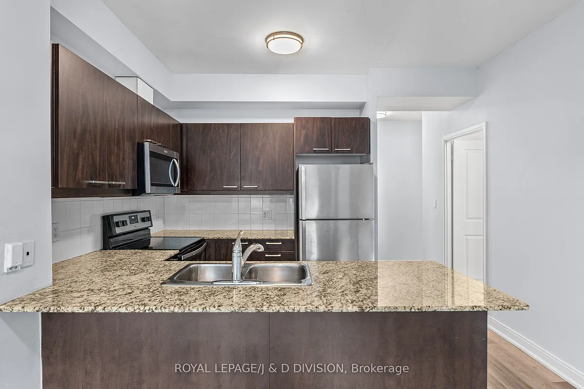 Building Photo - 220 Redpath Ave #508