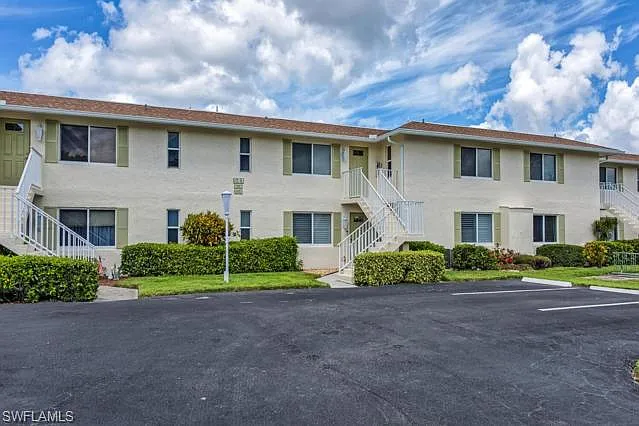 2 bed, 2.0 bath, 1403 sqft, $4,500 — Photo 2