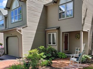 2 Pine Ridge Rd, Saratoga Springs, NY 12866