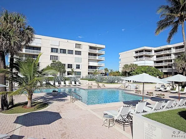 3250 S Ocean Blvd APT 208, Palm Beach, FL 33480