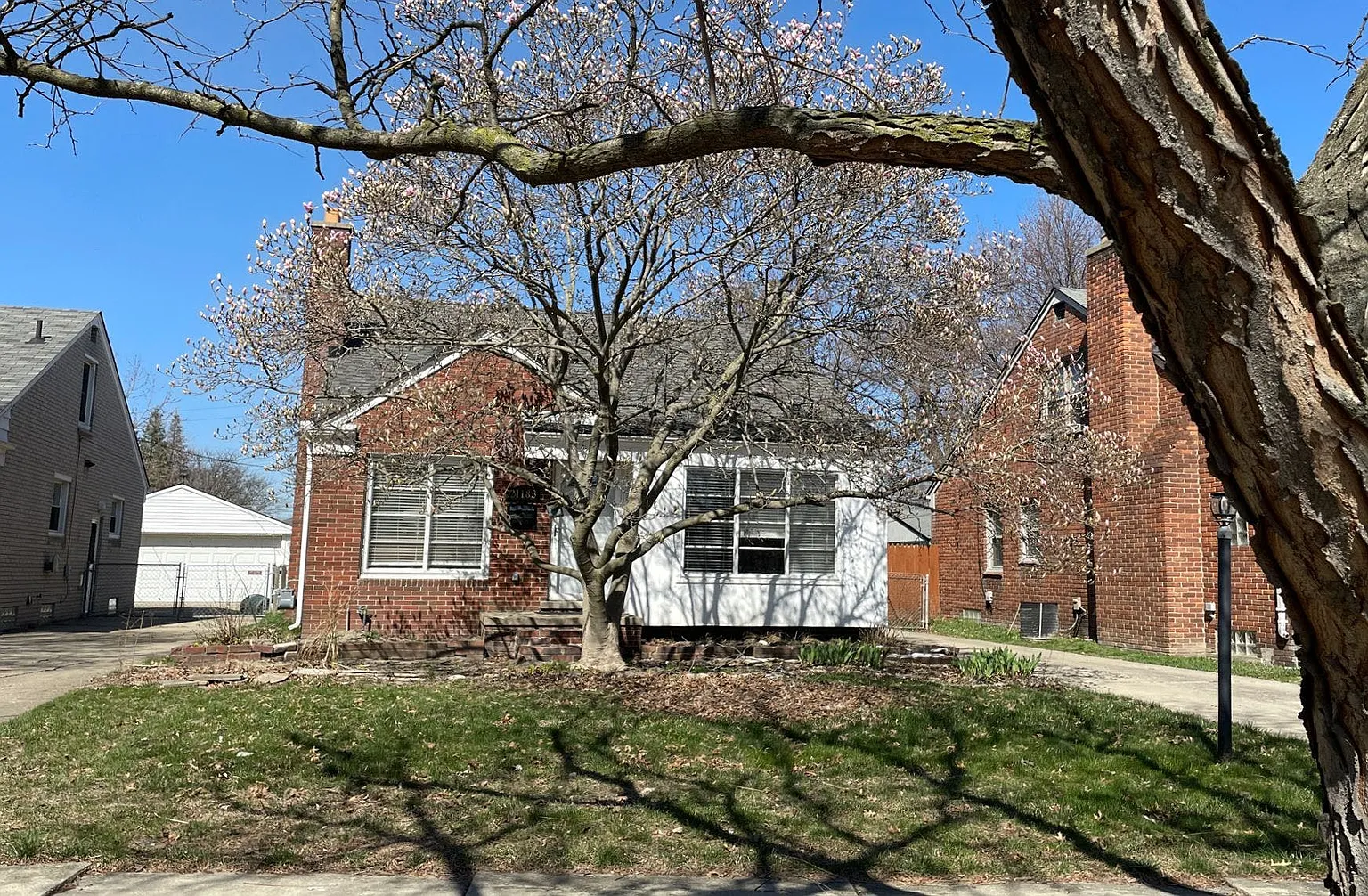 21183 Kenmore Ave photo 1