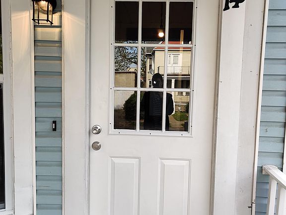 2nd image of 8 Oxford Ave #1