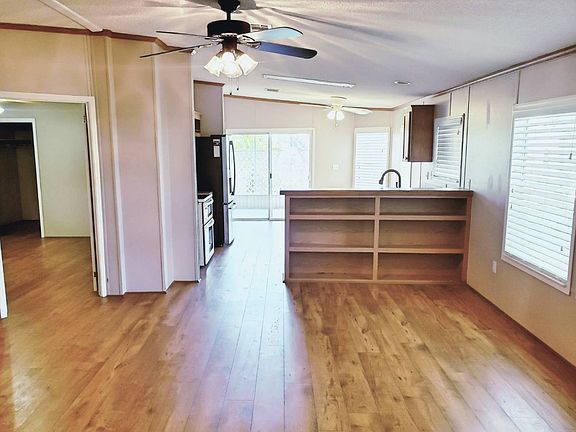 5th image of 152 4th St E