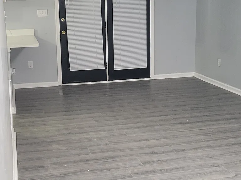 1008 Plum Ct — Photo 9