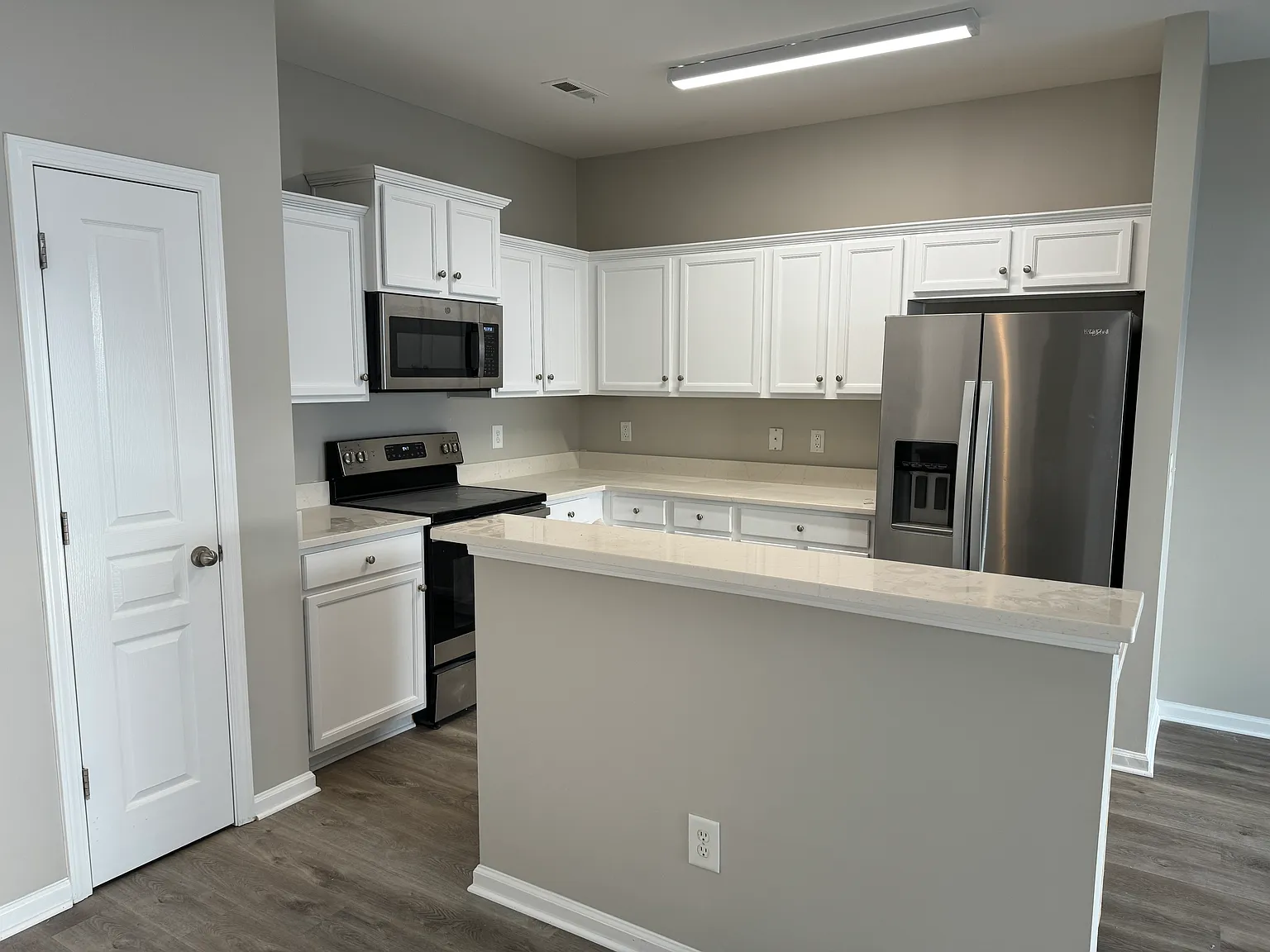 3 bed, 1478 sqft, $1,925 — Photo 2
