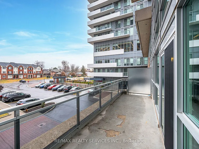 215 Queen St E #211 — Photo 25