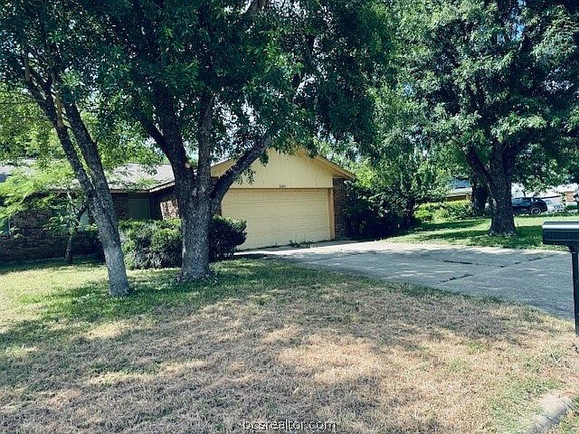 1st image of 1104 Long Meadow Dr
