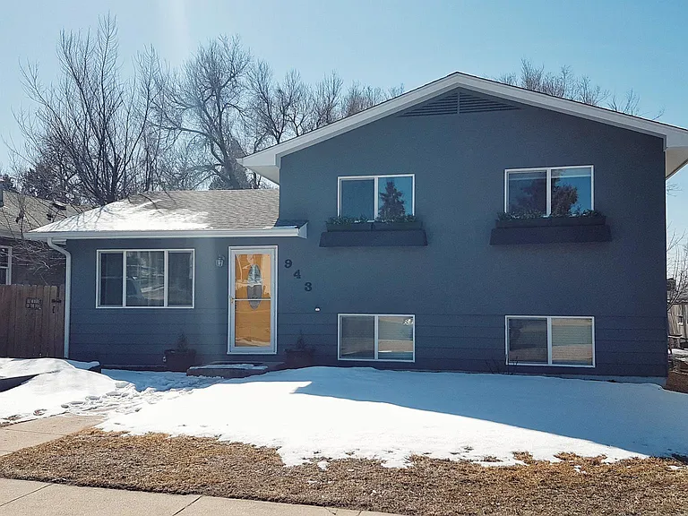 943 E Cimarron St — Photo 1