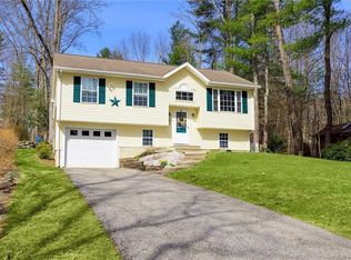 23 Walnut Rd, Woodstock, CT 06281