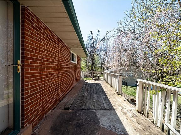 4th image of 6510 Woodlawn Ave