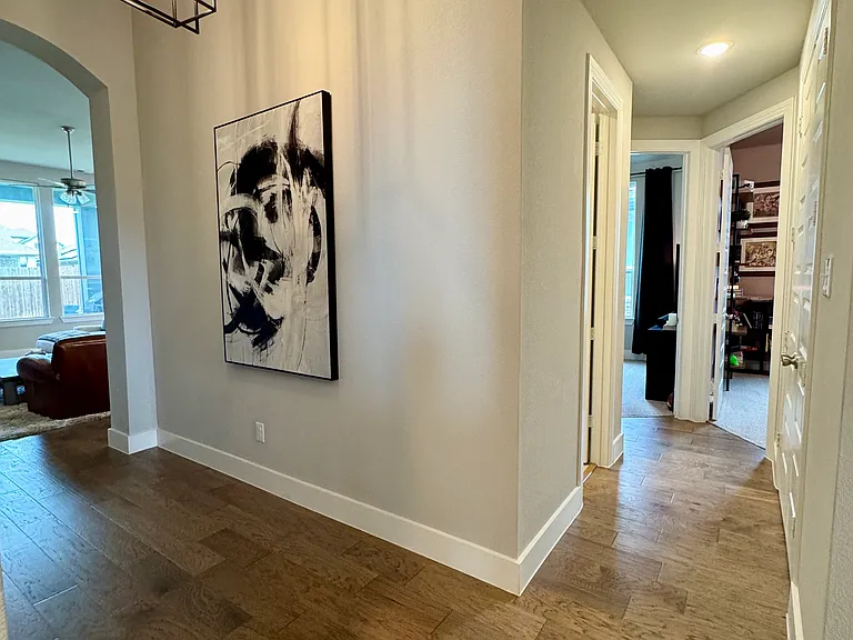 711 Markham Dr — Photo 8