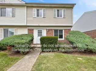 411 Gainsborough Ct, Bolingbrook, IL 60440
