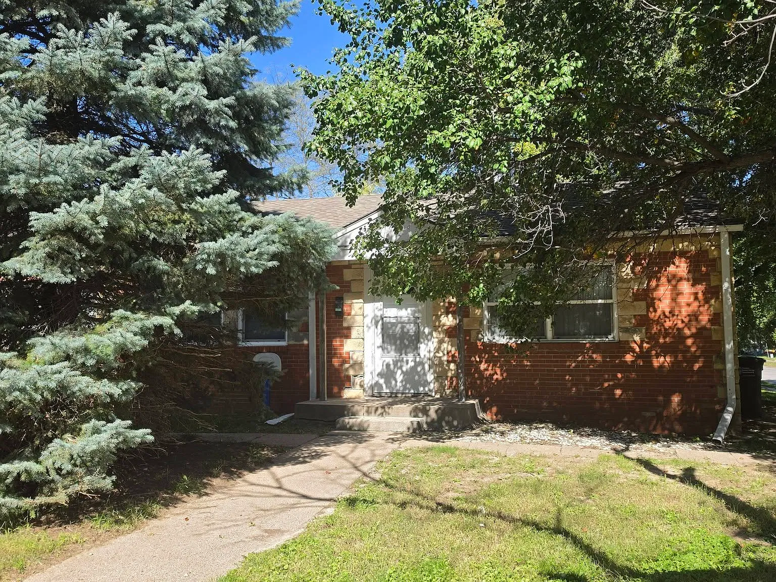 2 bed, 750 sqft, $1,100 — Photo 1