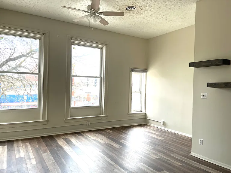 203 N Michigan St #A — Photo 2