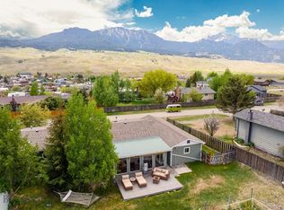 10 Peters Ln, Gardiner, MT 59030