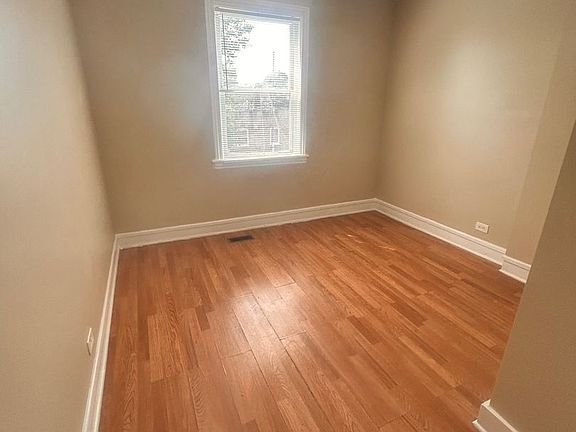4th image of 6938 S Prairie Ave