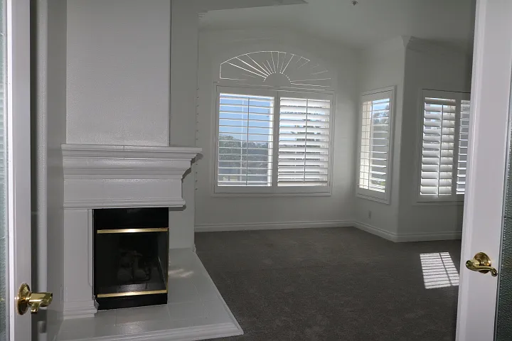14049 Claremont Ln — Photo 16