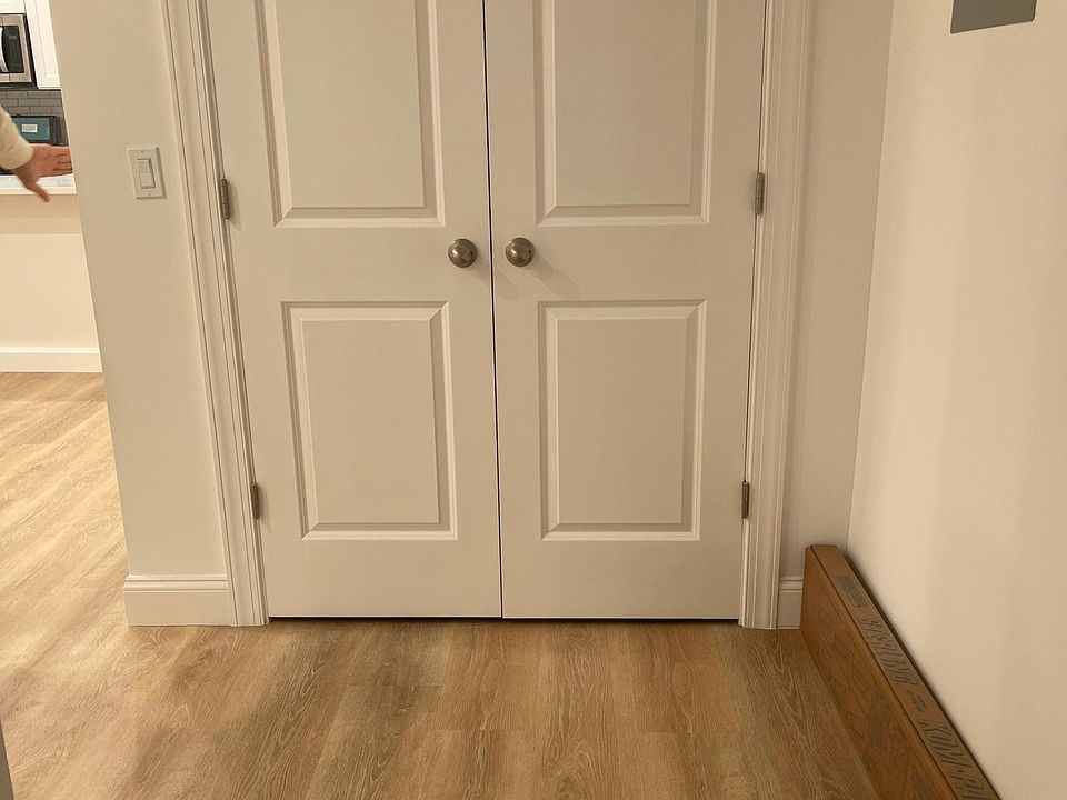 1st image of 52 Oxford Pl #1