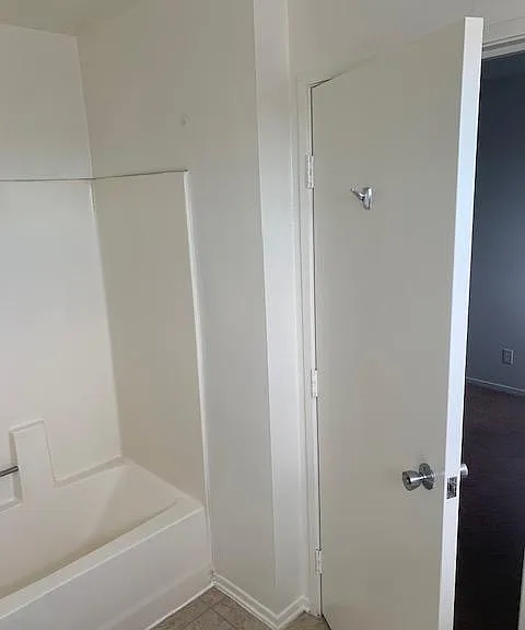 940 Westmount Dr — Photo 8