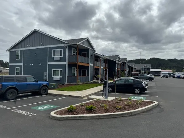 260 N 16th St, Reedsport, OR 97467