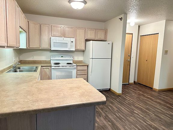 3rd image of 3515 10th Ave S #206