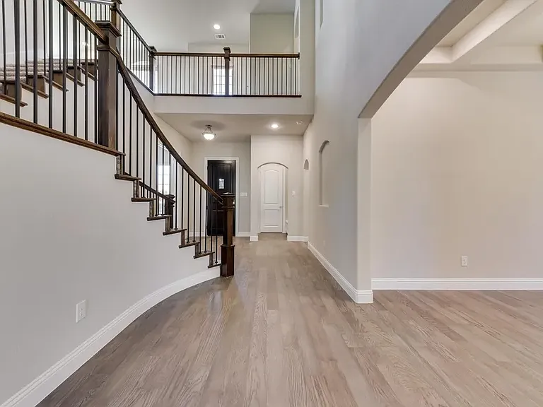 4044 Crowe Ln — Photo 2