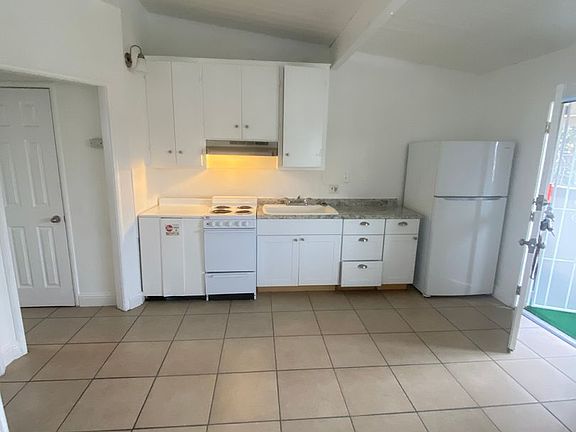 3rd image of 404 Central Ave APT J