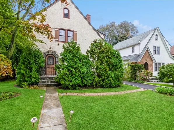 65 Overlook Avenue, Eastchester, NY 10709