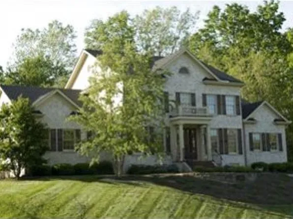 8 Camargo Cyn, Cincinnati, OH 45243