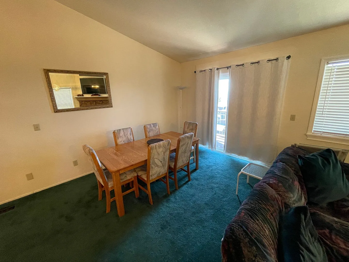 Beautiful townhome available now! — Photo 3