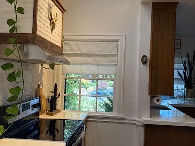 2324 S Jefferson St — Photo 8