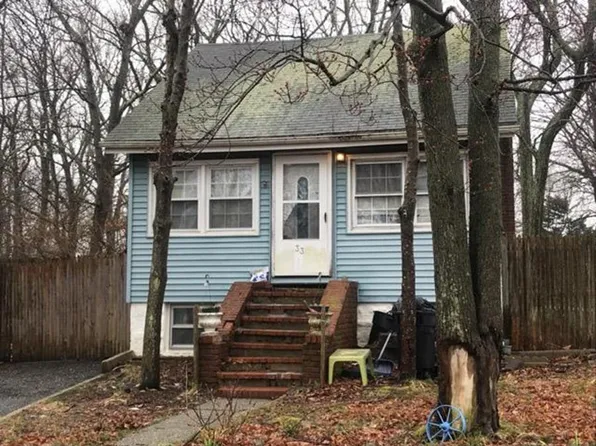 33 Malverne Rd, Sound Beach, NY 11789