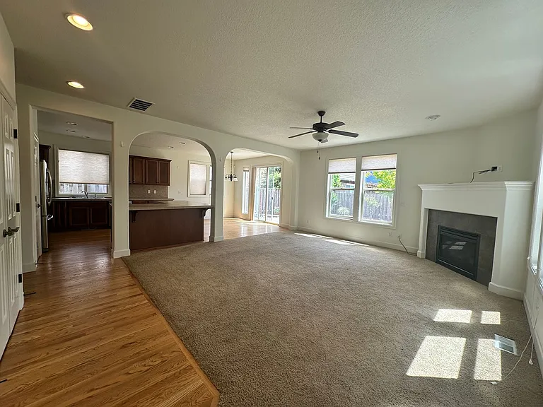728 SE Bayshore Cir — Photo 4