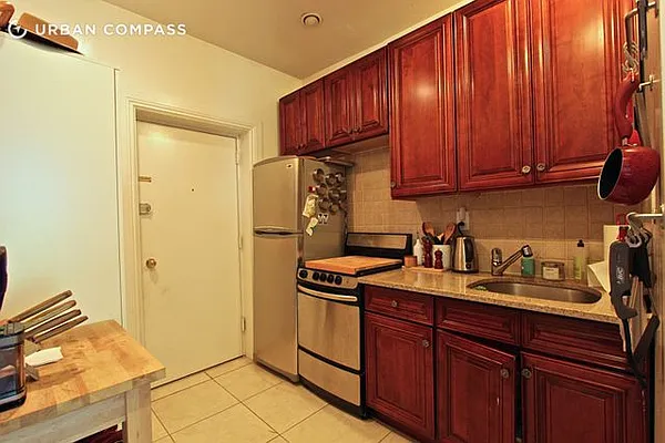 Rented by Compass | media 9