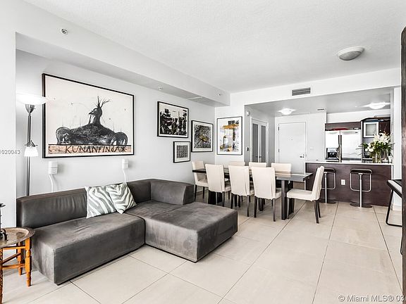 3rd image of 1900 N Bayshore Dr APT 2516