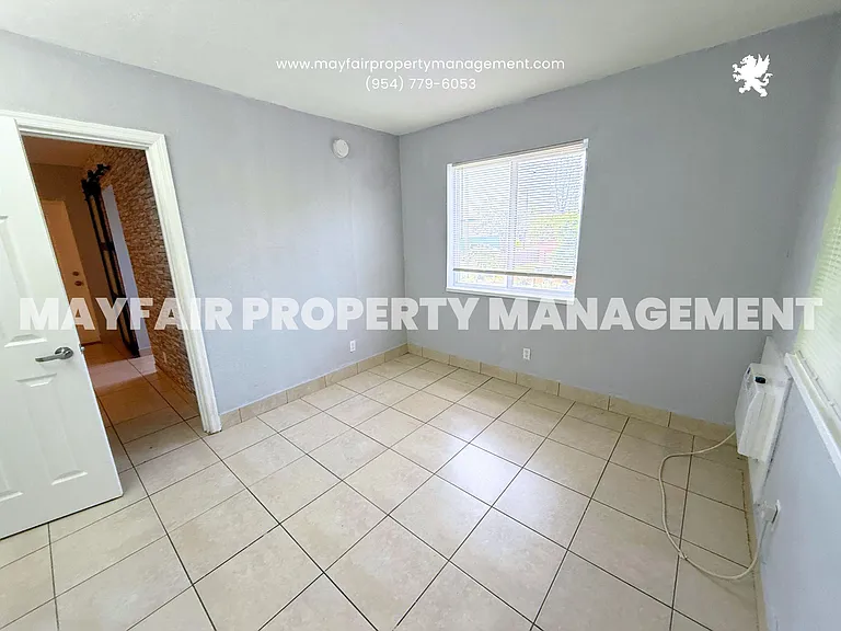 100 NW 30th Ave #7 — Photo 6