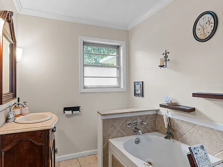 5702 River Rd — Photo 21