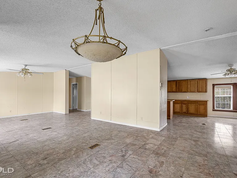207 Moore St — Photo 16