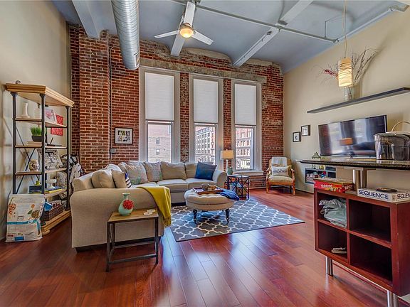 5th image of 1136 Washington Ave Unit 304