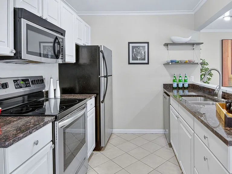 1895 Alpine Ave #E18 — Photo 6