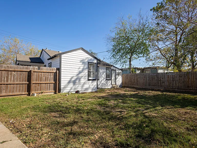 4505 Up River Rd — Photo 15