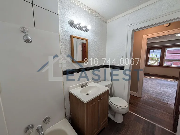 2332 Hardesty Ave — Photo 16
