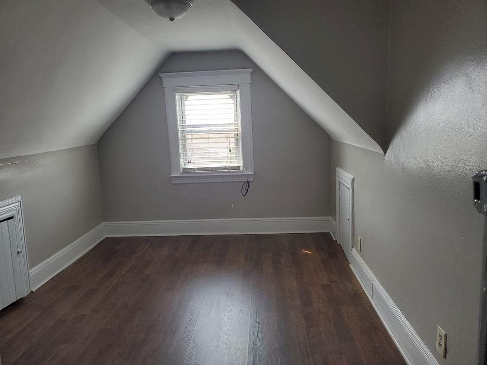 1st image of 106 Lincoln Pl Floor 3
