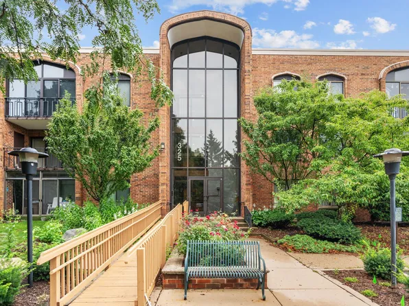 325 S Yellowstone Dr APT 320, Madison, WI 53705