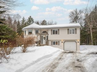 241 Monarch Dr, Beaver Bank, NS B4E 3J1