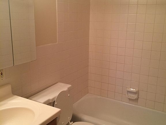 5th image of 708 27th Ave S APT 102