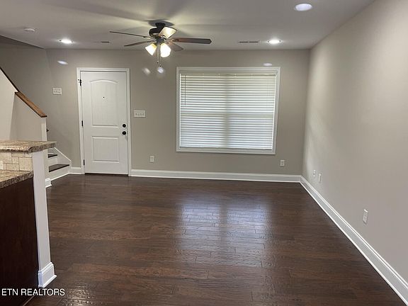 3rd image of 6813 Blue Jay Ln
