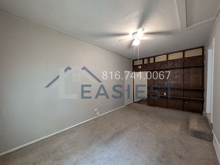 8901 E Gregory Blvd — Photo 20