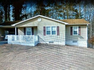180 South St, Elkin, NC 28621